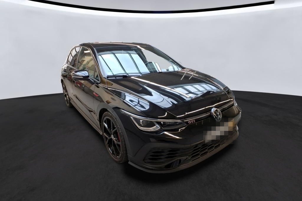 Volkswagen Golf VIII GTI Clubsport 2.0 TSI BLACKSTYLE AKRA foto 2