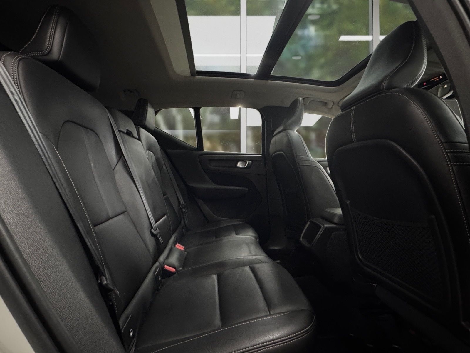 Volvo XC 40 Aut., Volldigitales Cockpit, Gehob. Ausst. foto 8