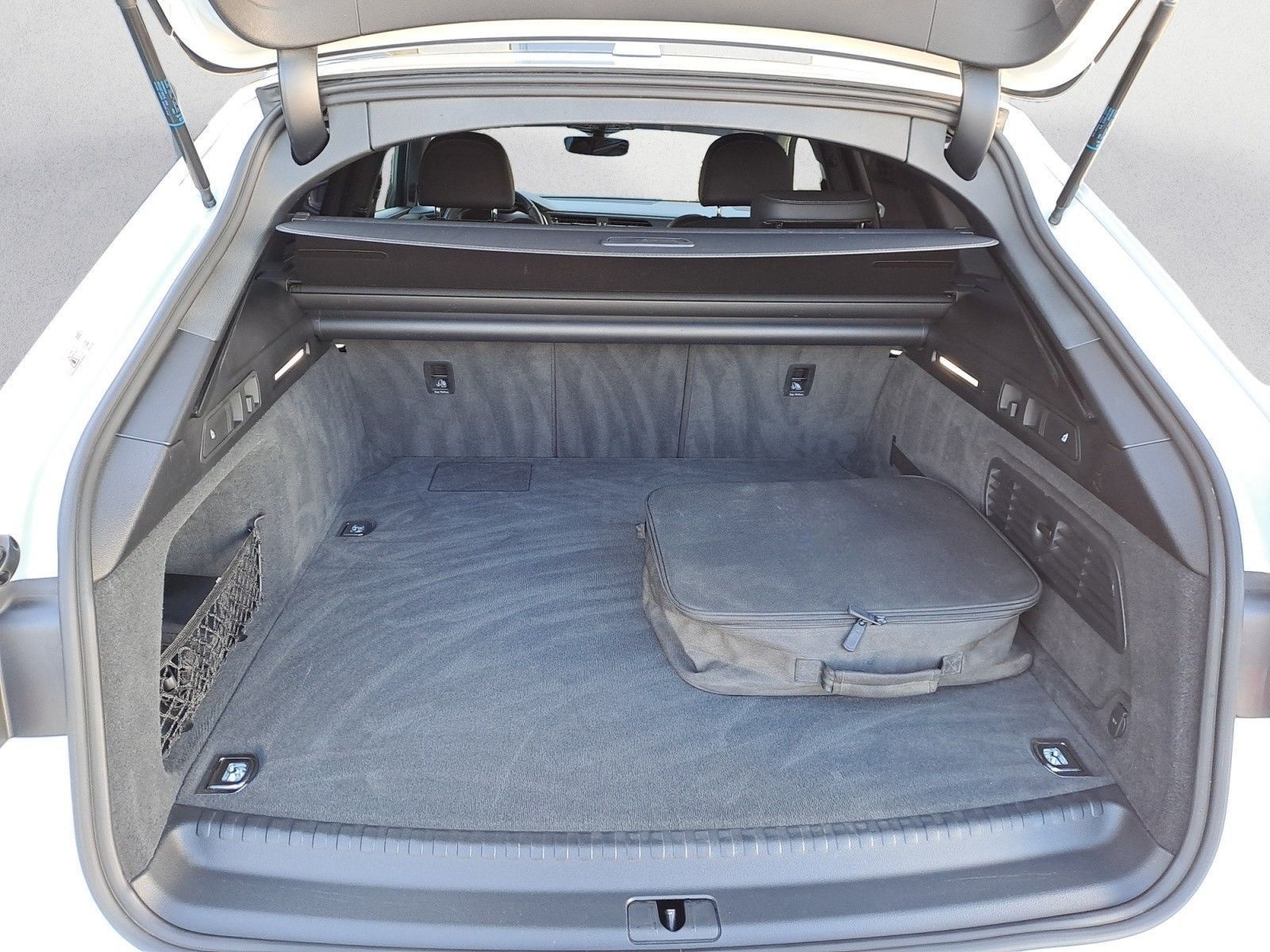 Audi A6 Avant 55 TFSIe quattro sport Pano AreaView foto 15