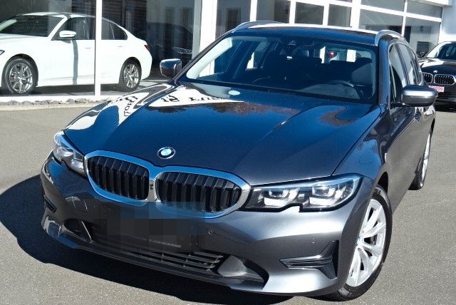 BMW 318d Touring,LEDER,NAVI,LED,AUTOM,PDC,AHK,1HAND foto 2