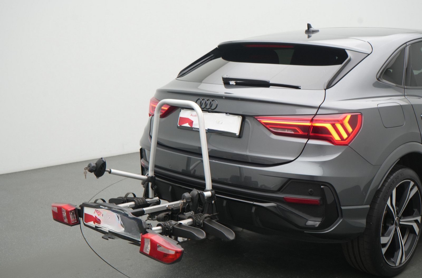 Audi Q3 Sportback 45 e S line S-TRON PANO MATRIX AHK foto 4