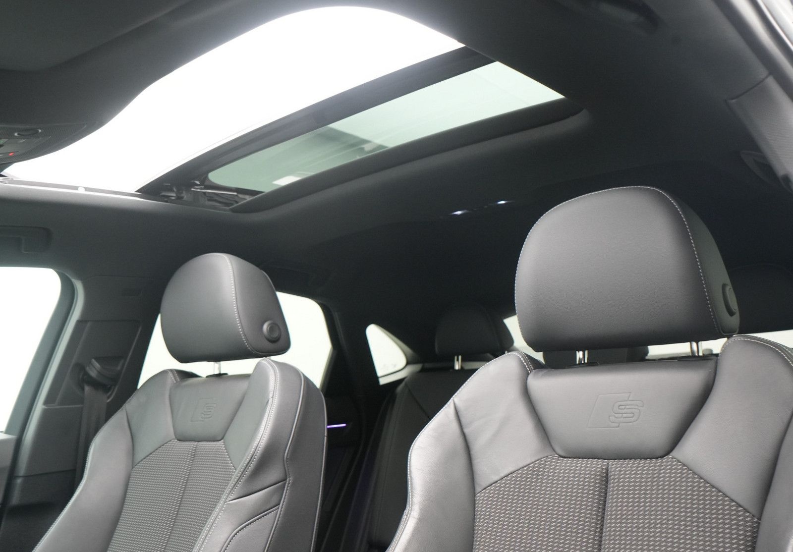 Audi Q3 Sportback 45 e S line S-TRON PANO MATRIX AHK foto 5