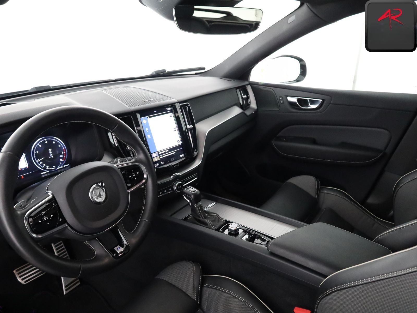 Volvo XC 60 2.0 T4 R DESIGN STANDHZ,HUD,21ZOLL,KEYLESS foto 9