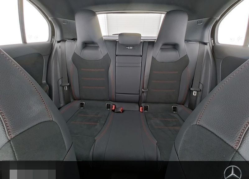Mercedes-Benz A 200 d AMG ADVANCED+ PANO KEYLESS AMBI RFK CARP foto 8