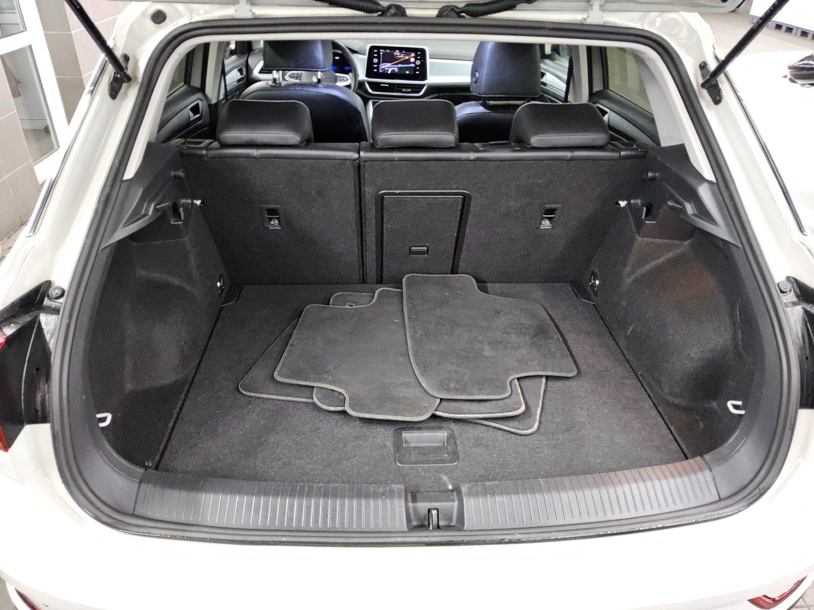 Volkswagen T-Roc 1.0 TSI Navi LED DC ACC PDC Shz foto 12