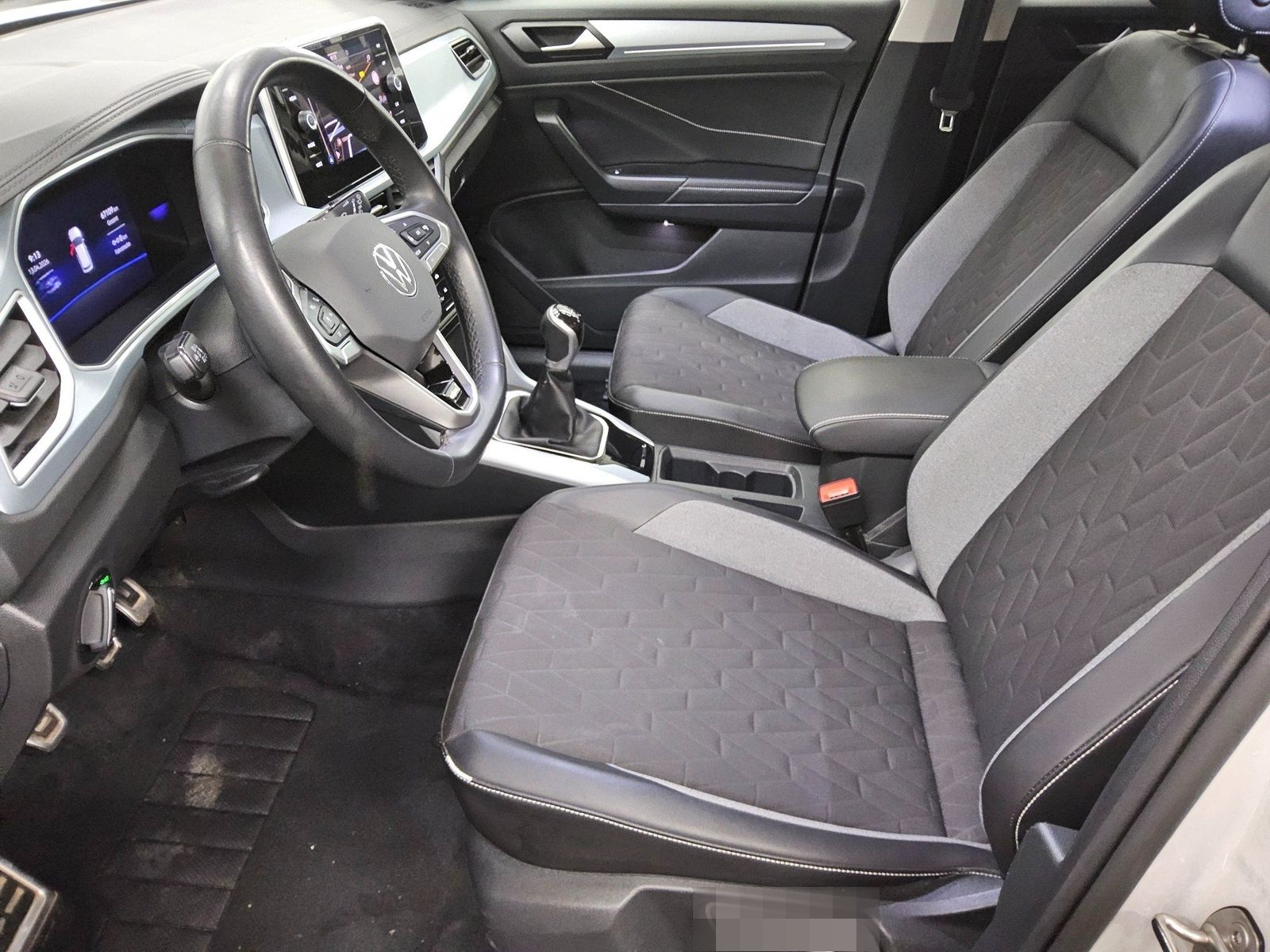 Volkswagen T-Roc 1.0 TSI Navi LED DC ACC PDC Shz foto 9