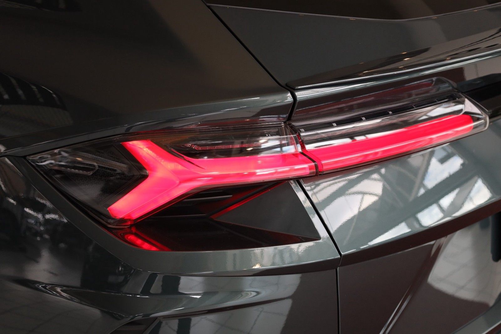 Lamborghini Urus *Panorama*AHK*Bang & Olufsen foto 3