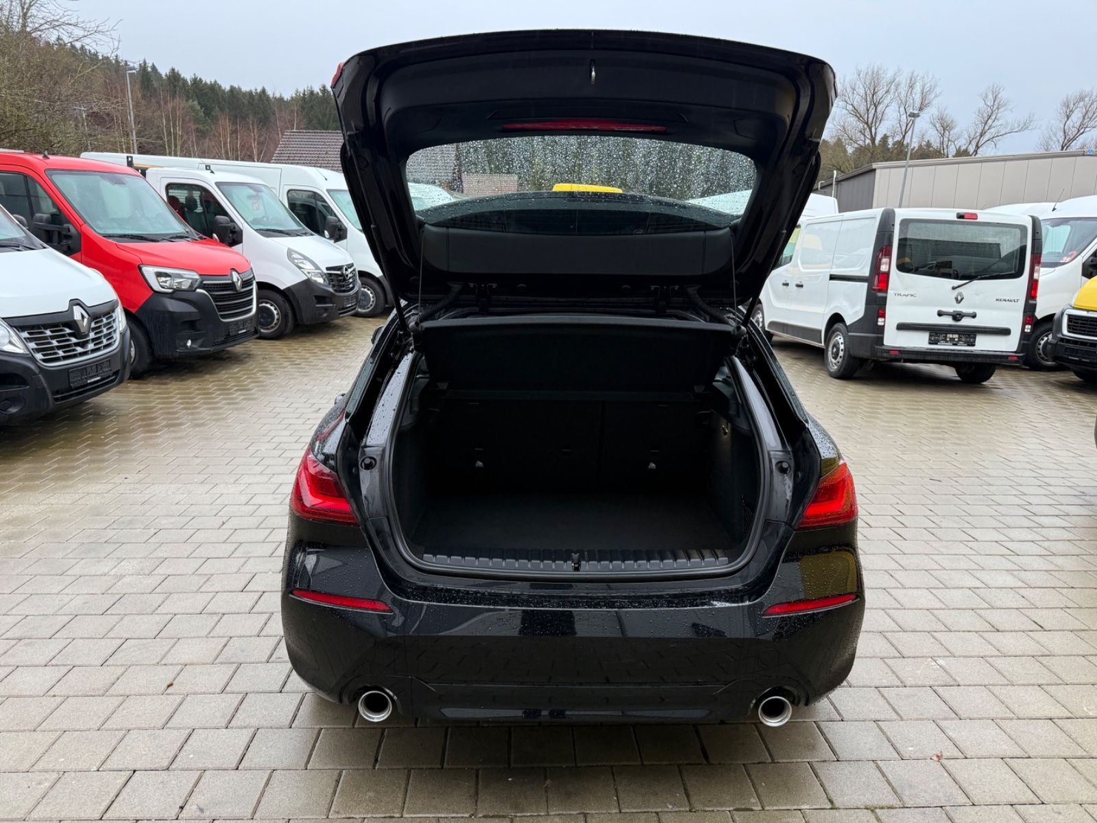 BMW 118d Aut. Advantage NAVI*LED*SHZ*PDC*ALU*KLIMA* foto 5