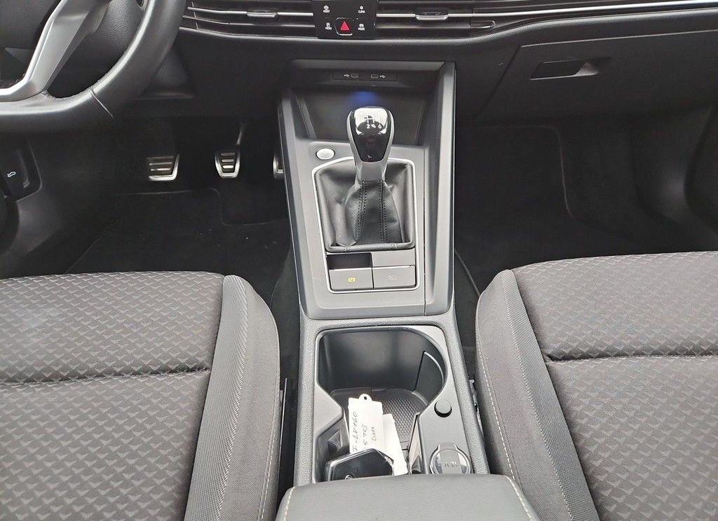 Volkswagen Golf VIII Lim. 1.5 TSI Active *LED*Kamera*ACC* foto 9