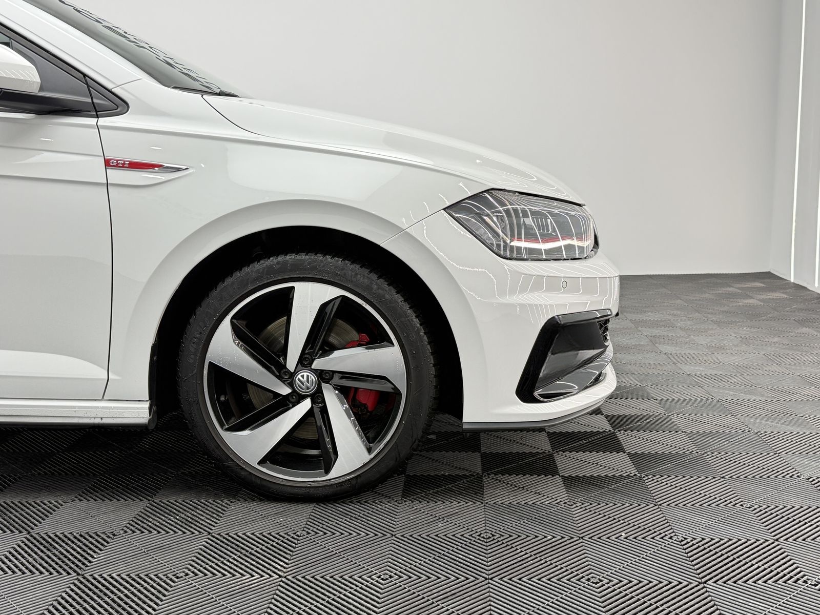 Volkswagen Polo 1.HAND | ALCANTARA | BEATS | PANO | KAMERA foto 11