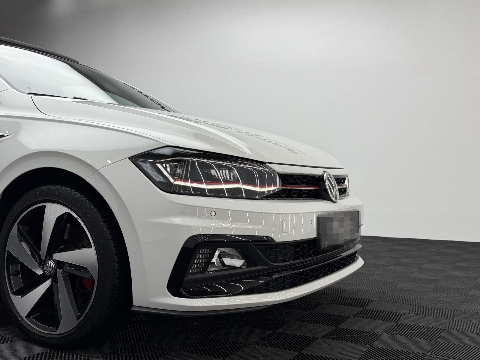 Volkswagen Polo 1.HAND | ALCANTARA | BEATS | PANO | KAMERA foto 12