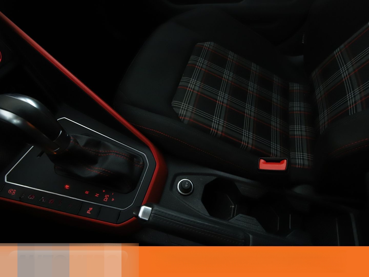 Volkswagen Polo 2.0 TSI GTI Aut.*NAV*ACC*CAM*PDC*SHZ*ALU* foto 24