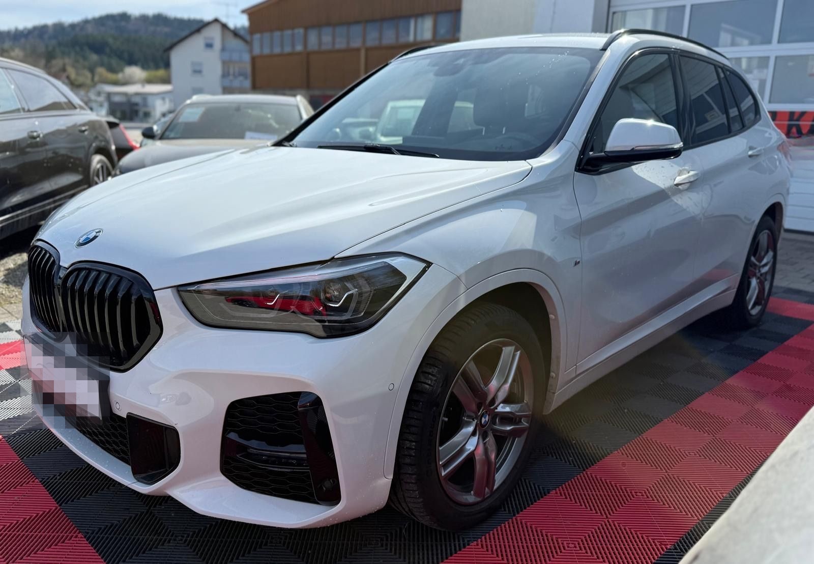 BMW X1 sDrive 18 i M SPORT*HUD*KAM*LEDER foto 3