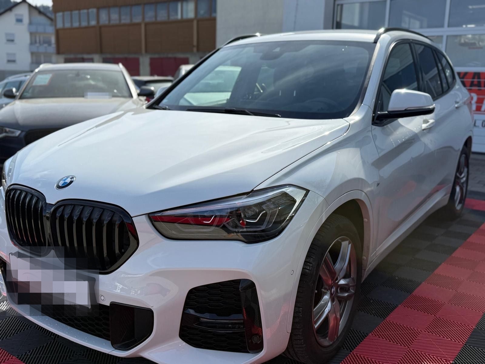 BMW X1 sDrive 18 i M SPORT*HUD*KAM*LEDER foto 5