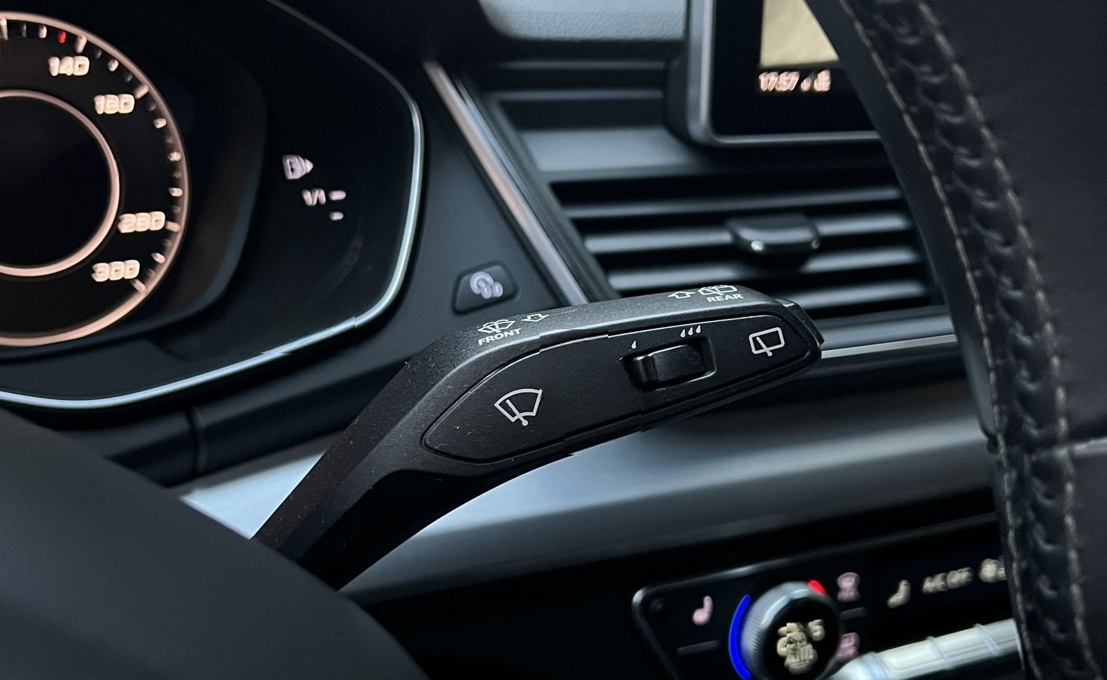 Audi SQ5 3.0 TDI quattro Navi Kamera AHK DAB foto 25