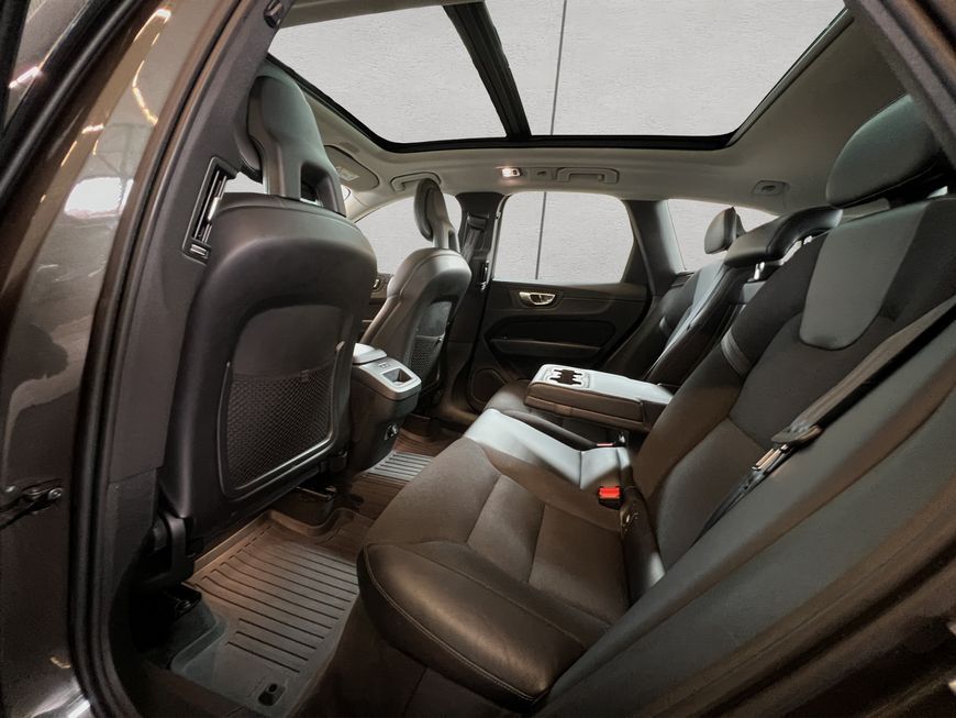 Volvo XC60 T5 AWD Aut Glasd Navi LED AHK Sitzheizung h foto 16