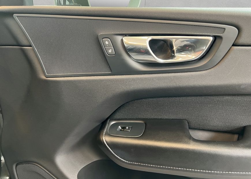 Volvo XC60 T5 AWD Aut Glasd Navi LED AHK Sitzheizung h foto 20