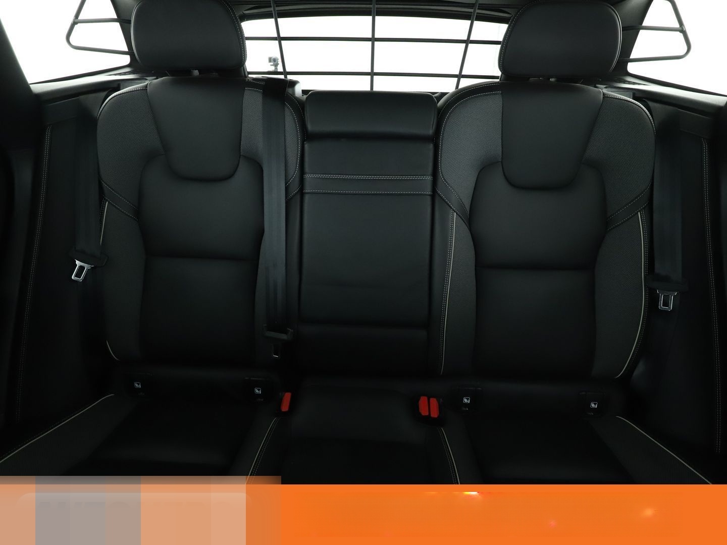 Volvo XC60 2.0 B5 Diesel R-Design AWD Aut.*NAV*TEMP* foto 16