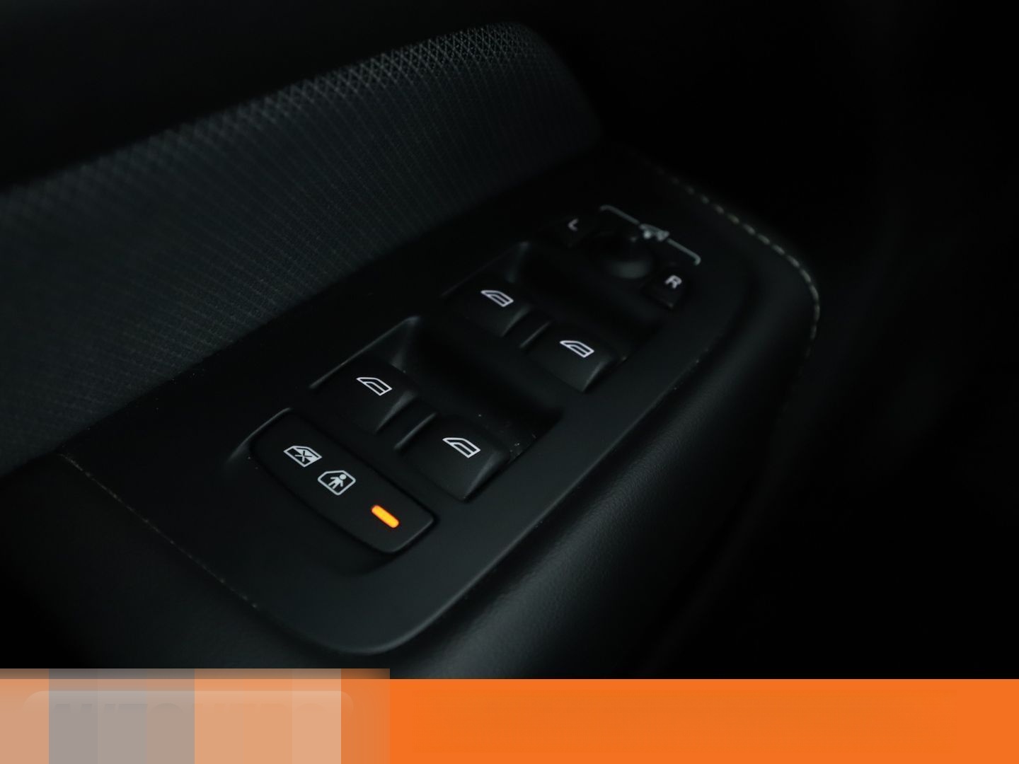 Volvo XC60 2.0 B5 Diesel R-Design AWD Aut.*NAV*TEMP* foto 25