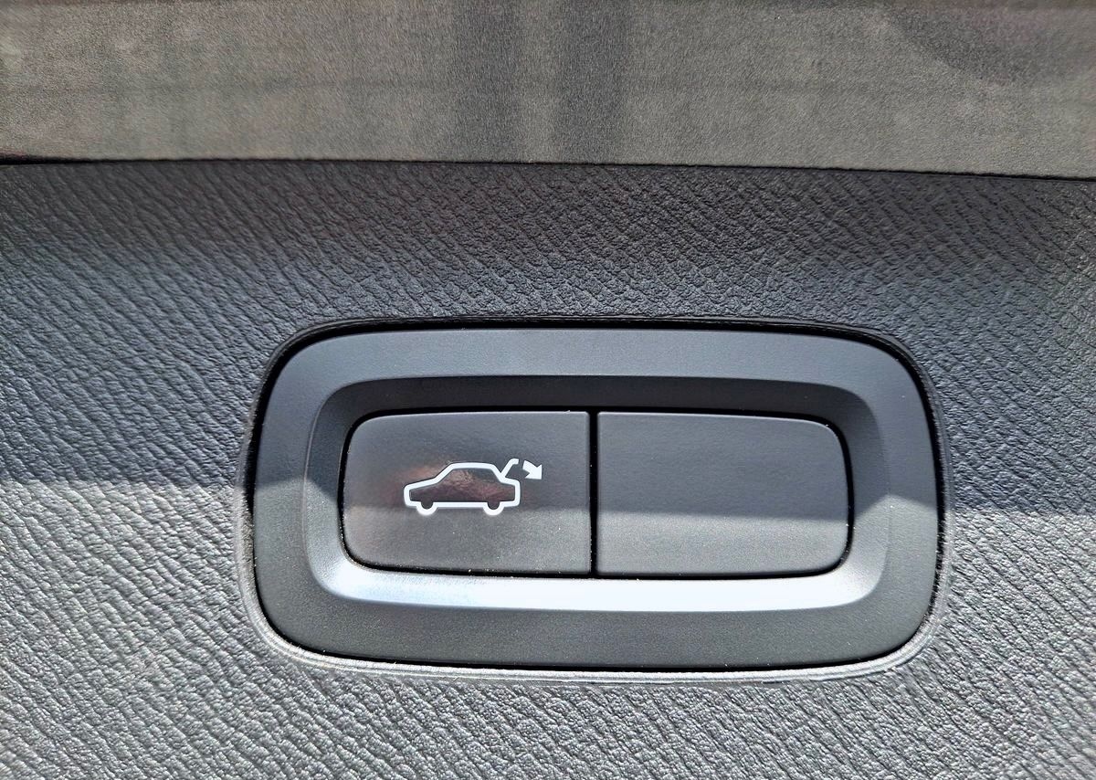 Volvo XC90 2.0 D5 AWD LEDER 360CAM AHK NAVI LED 1.HAND foto 6