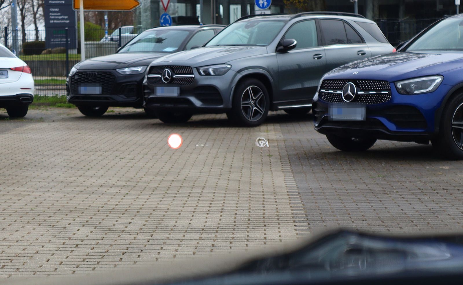 Mercedes-Benz C 300 e T 3x AMG DISTRO+PANO+KAM360+HEADUP+AHK foto 19