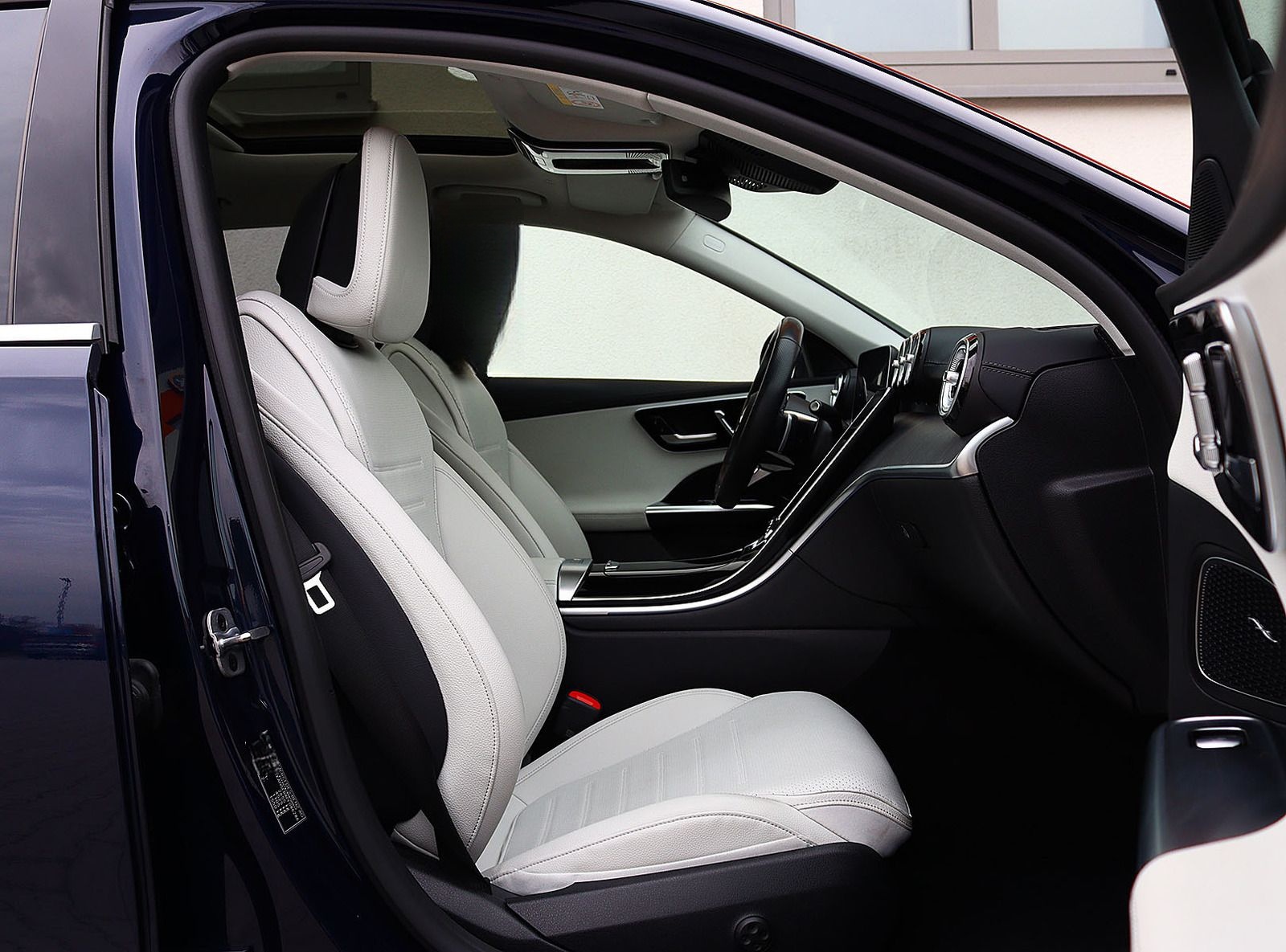 Mercedes-Benz C 300 e T 3x AMG DISTRO+PANO+KAM360+HEADUP+AHK foto 9