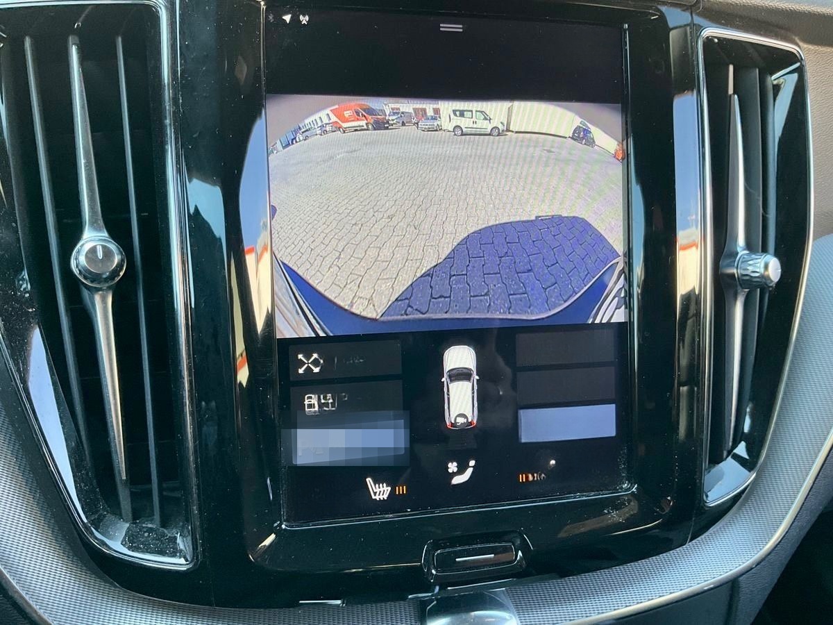 Volvo XC60 2.0 B4 AWD R-DESIGN AHK LEDER 360CAM HARMAN foto 17