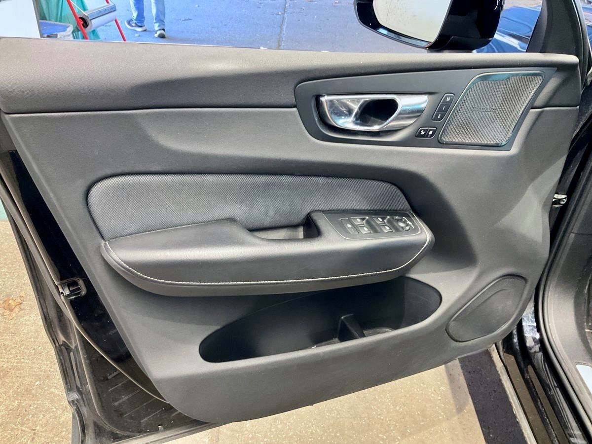 Volvo XC60 2.0 B4 AWD R-DESIGN AHK LEDER 360CAM HARMAN foto 19