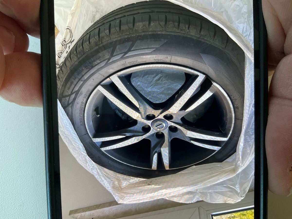 Volvo XC60 2.0 B4 AWD R-DESIGN AHK LEDER 360CAM HARMAN foto 3