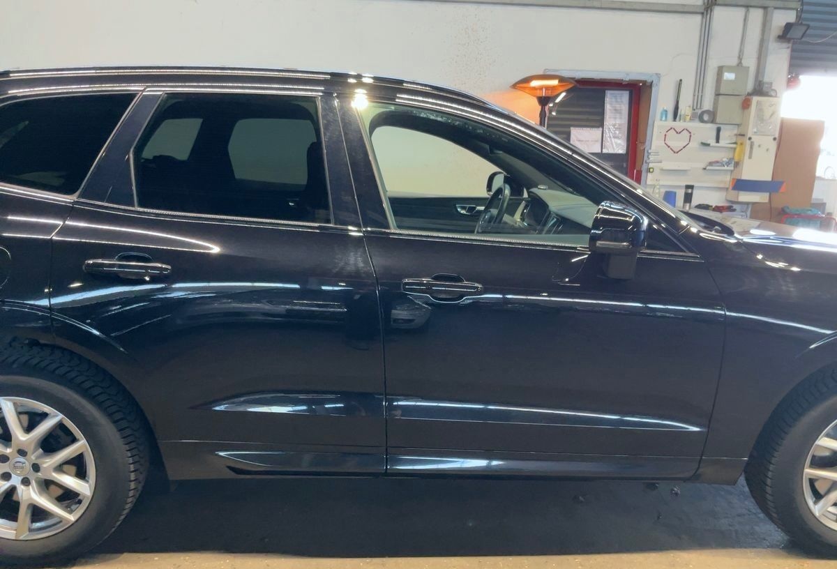 Volvo XC60 2.0 B4 AWD R-DESIGN AHK LEDER 360CAM HARMAN foto 10