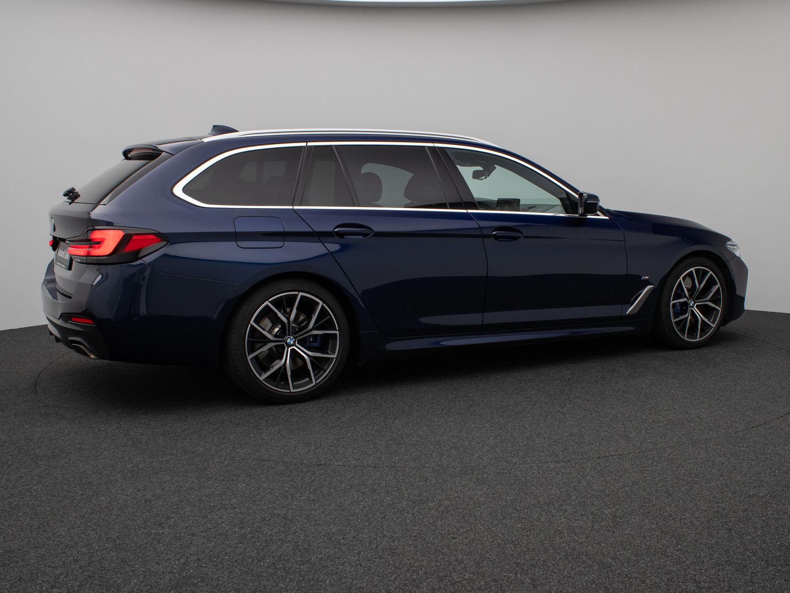 BMW 530d M Sport Panorama 360°Laser HUD HiFi SoftCL foto 6