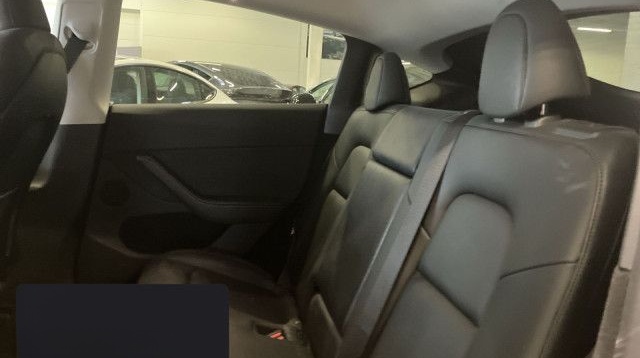 Tesla Model Y Long Range AWD foto 12