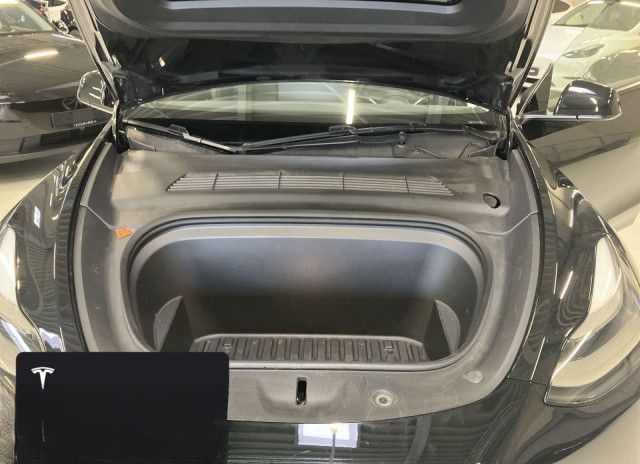 Tesla Model Y Long Range AWD foto 8