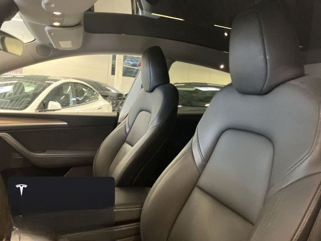 Tesla Model Y Long Range AWD foto 10