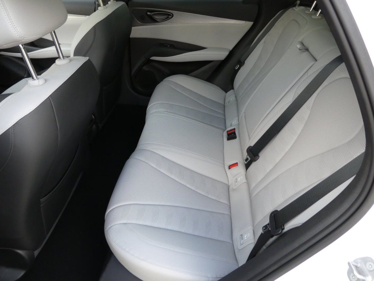 BYD Seal 6 DM-I Touring Comfort *Privacy*Pano*Leder* foto 10