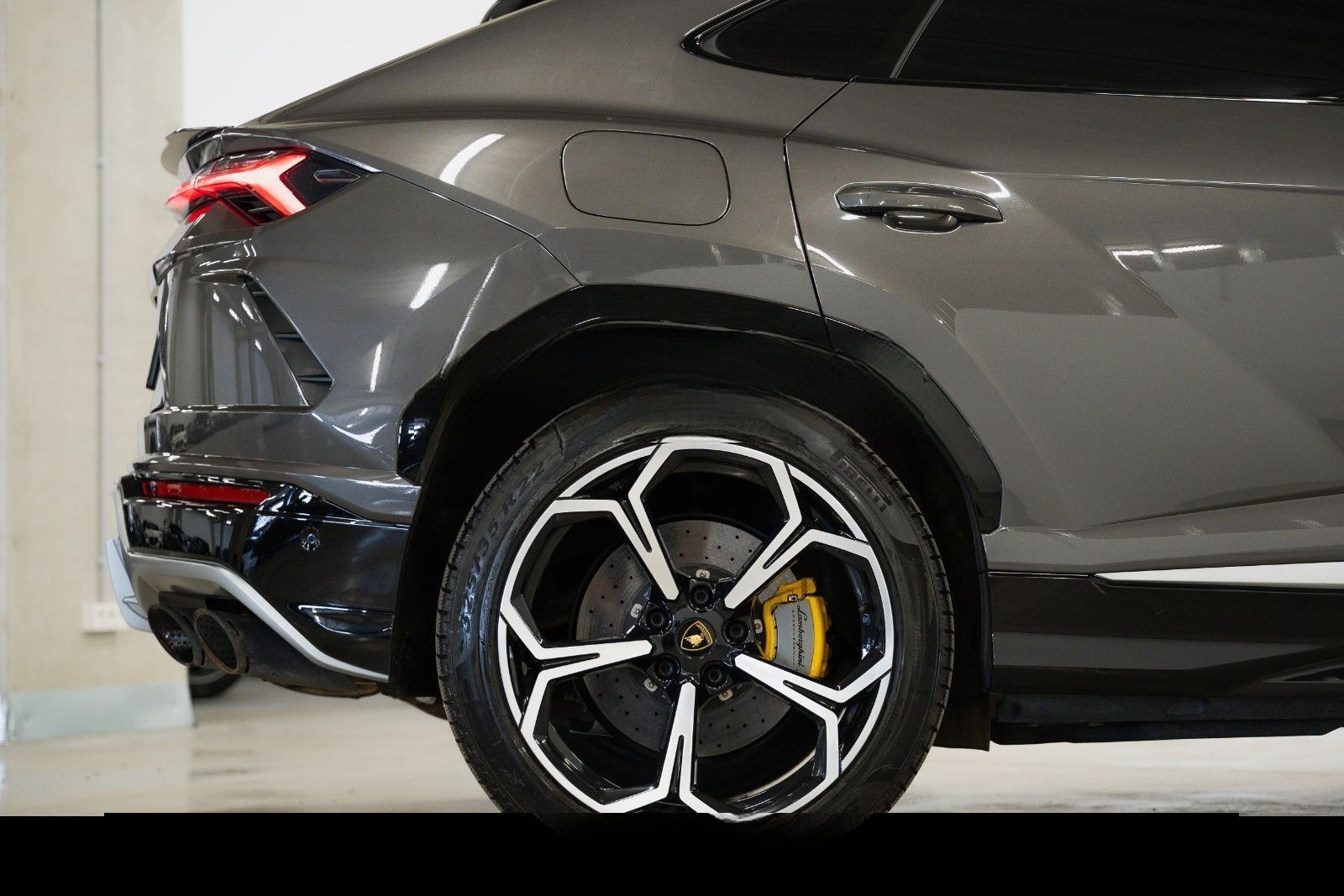 Lamborghini Urus|B&O|TV|Night Vision|Pano|22"|AHK|Garantie foto 15