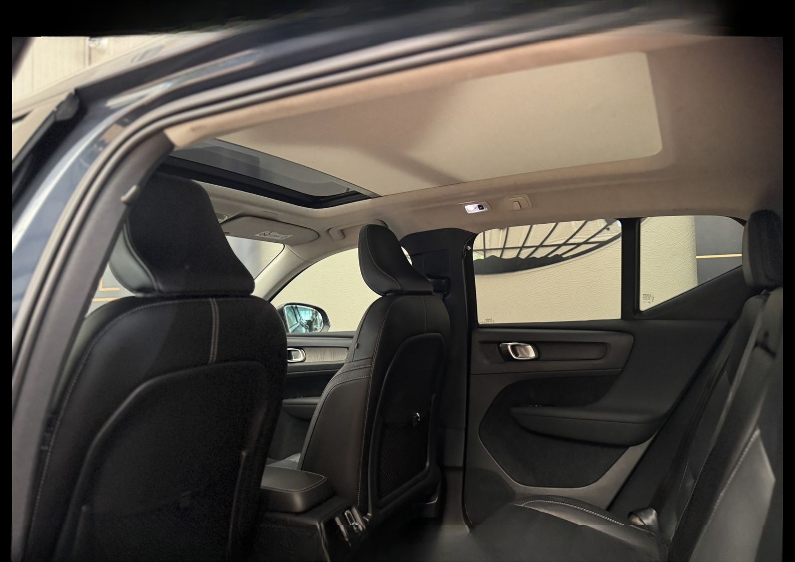 Volvo XC40 D3 Inscription LED*AHK*Leder*StHz*Pano*BLIS foto 22