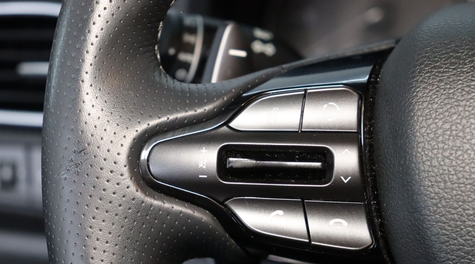 Hyundai i30 1.4 T-GDI N-Line * 1. Hand Werksgarantie bis foto 22