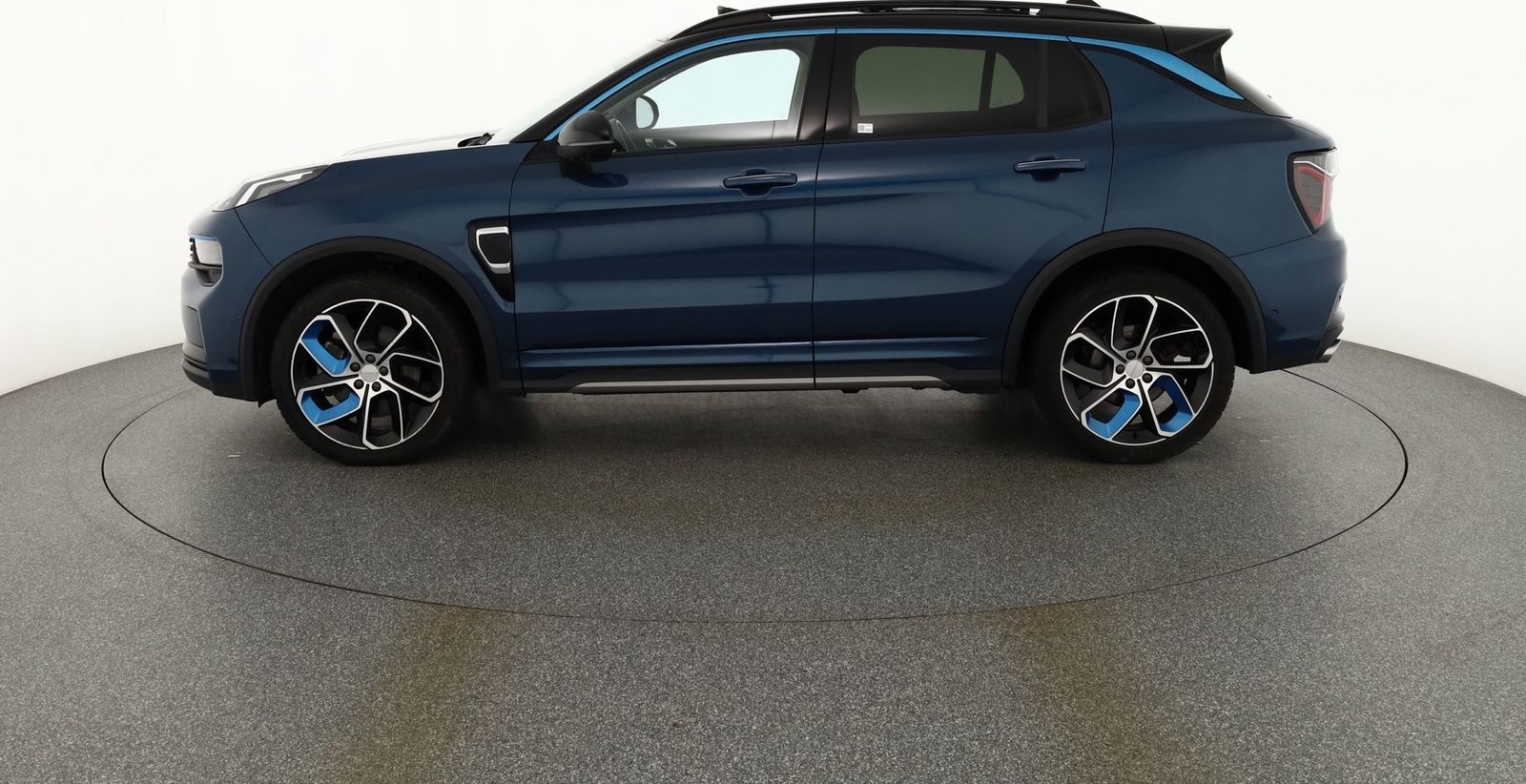 Lynk&Co 01 1.5 TD PHEV Aut. LED ACC 360° Pano foto 2