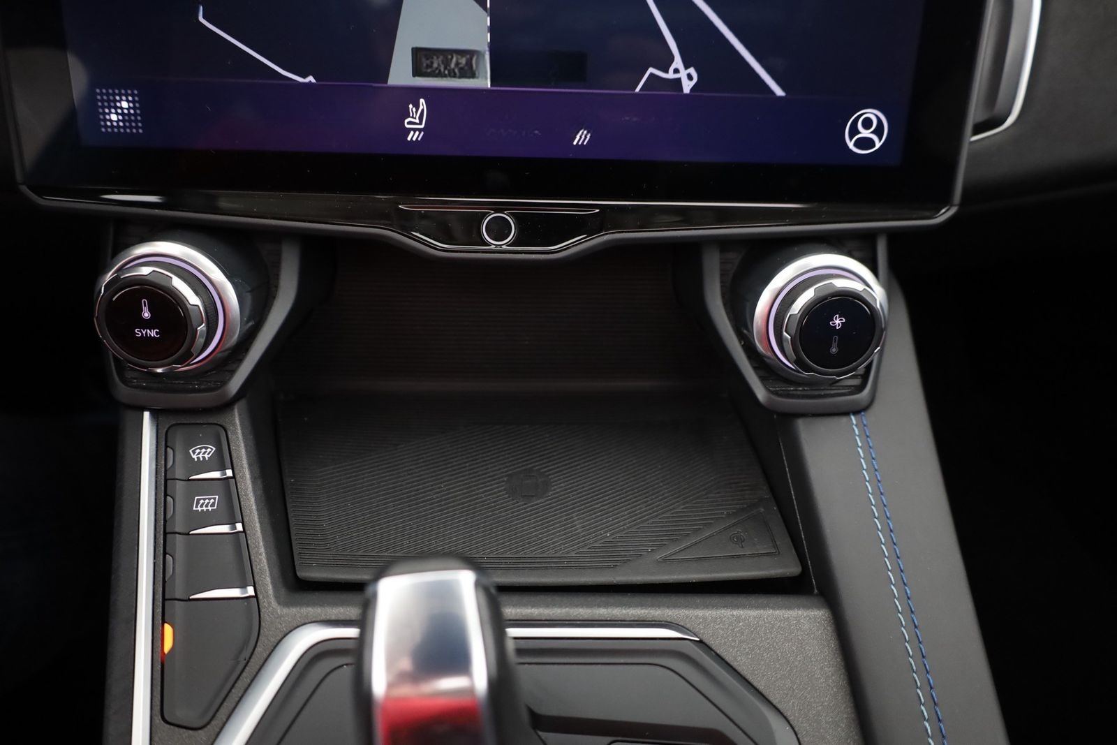 Lynk&Co 01 1.5 TD PHEV Aut. LED ACC 360° Pano foto 12