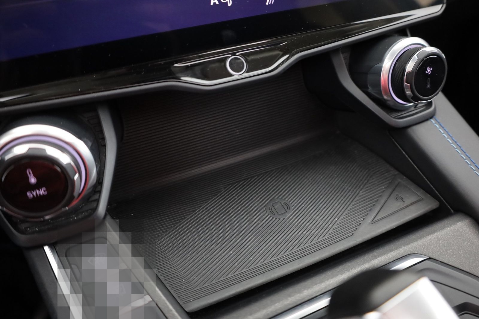 Lynk&Co 01 1.5 TD PHEV Aut. LED ACC 360° Pano foto 13