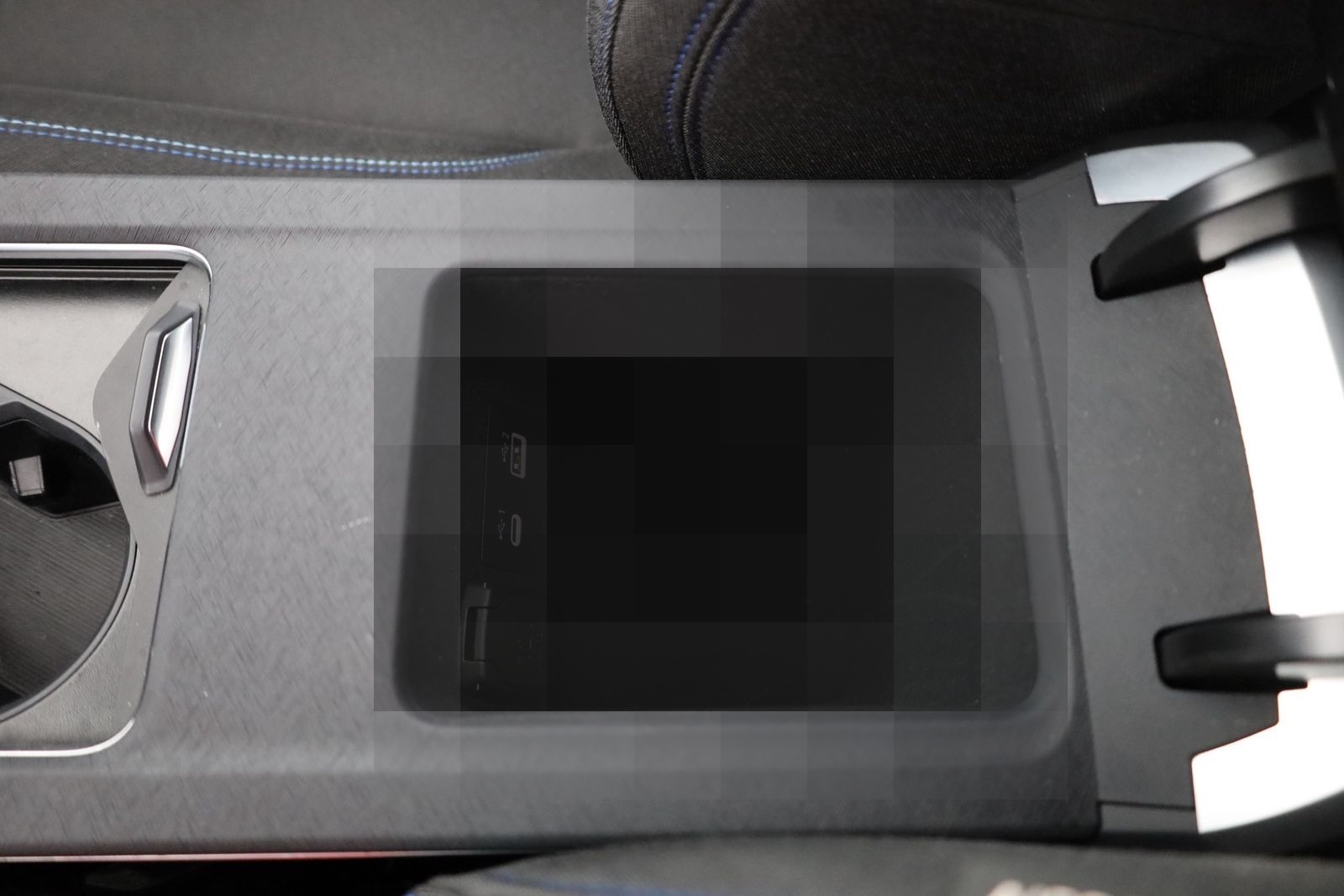 Lynk&Co 01 1.5 TD PHEV Aut. LED ACC 360° Pano foto 15