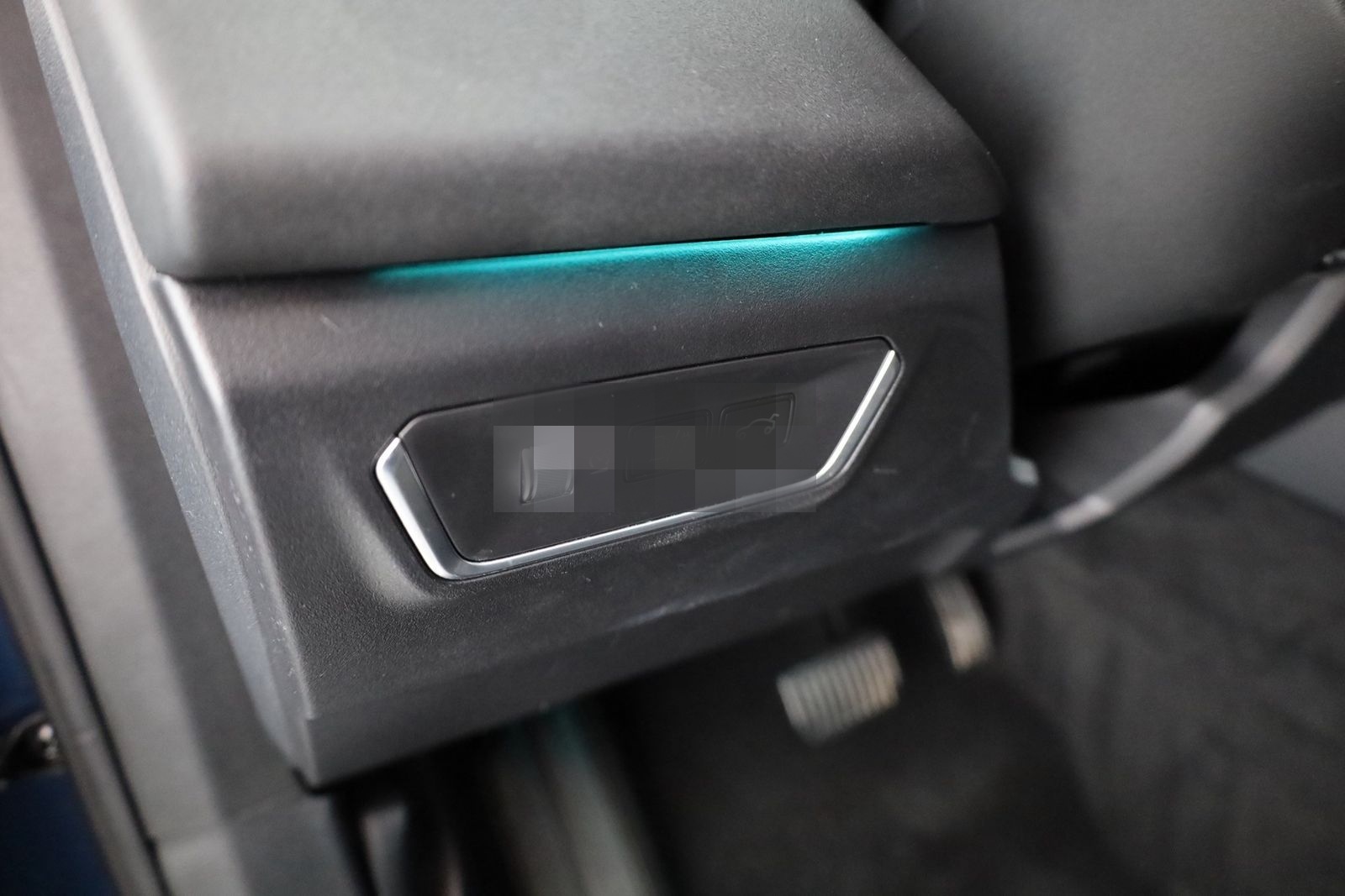 Lynk&Co 01 1.5 TD PHEV Aut. LED ACC 360° Pano foto 21