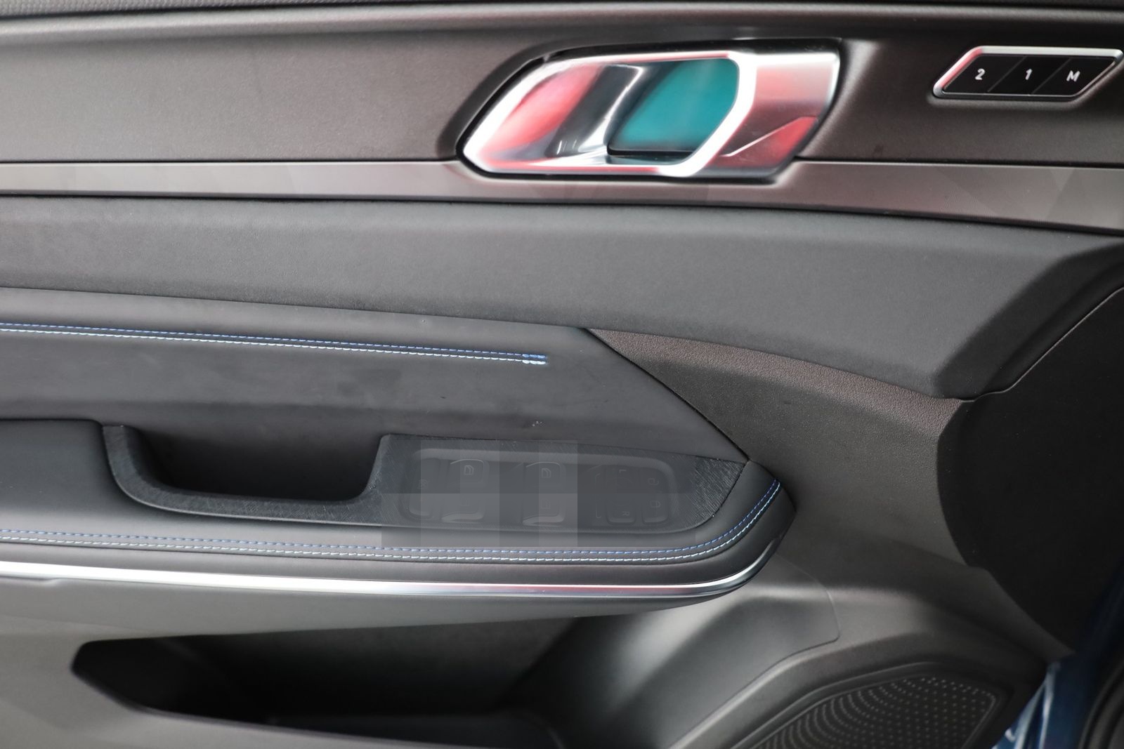 Lynk&Co 01 1.5 TD PHEV Aut. LED ACC 360° Pano foto 22