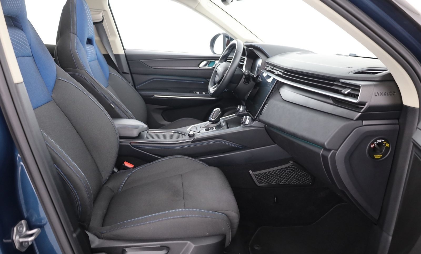 Lynk&Co 01 1.5 TD PHEV Aut. LED ACC 360° Pano foto 24