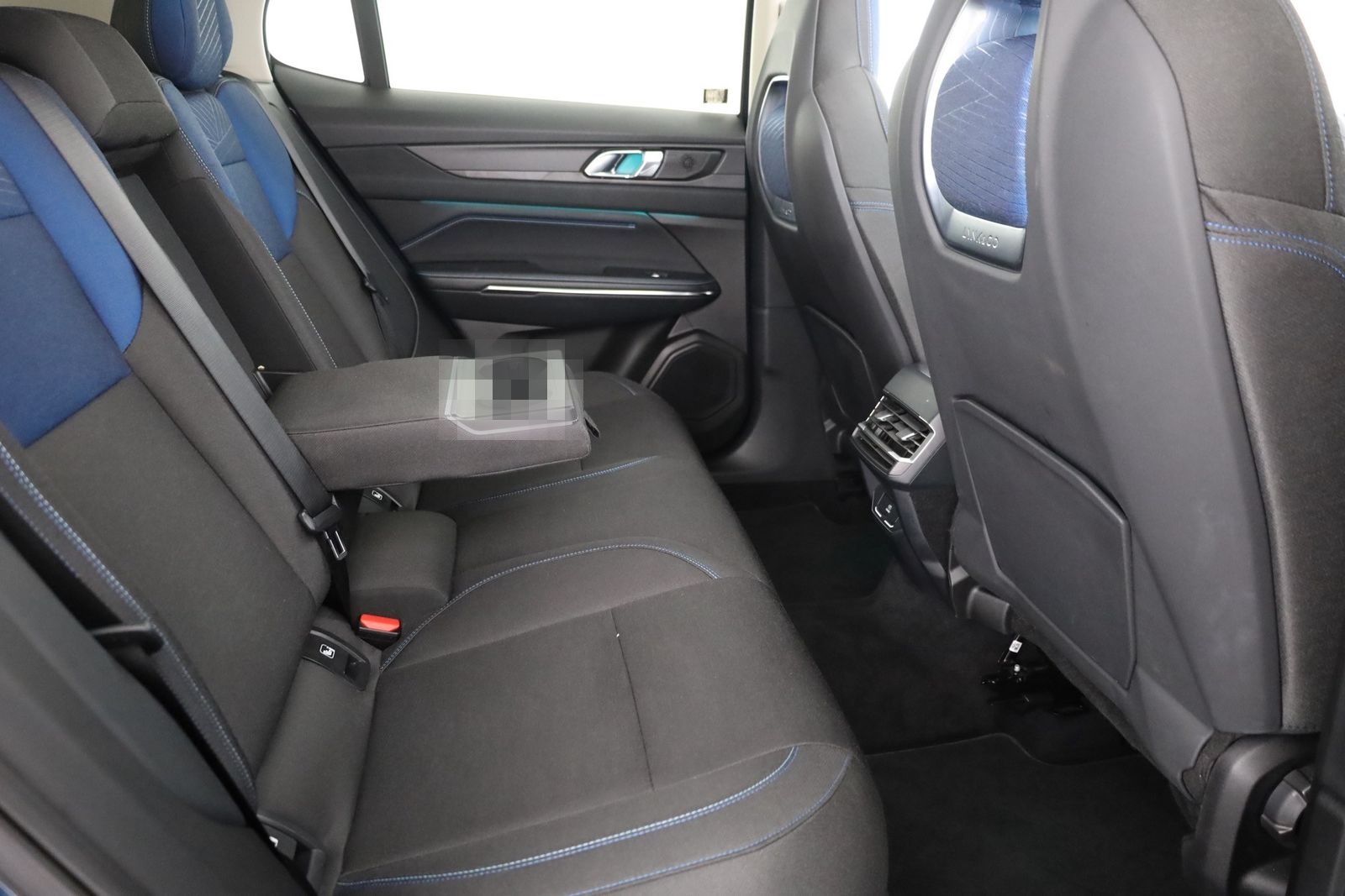 Lynk&Co 01 1.5 TD PHEV Aut. LED ACC 360° Pano foto 25