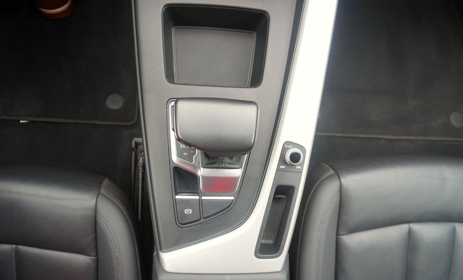 Audi A4 Avant 40 TFSI qu. advanced LED ACC Navi Leder foto 22