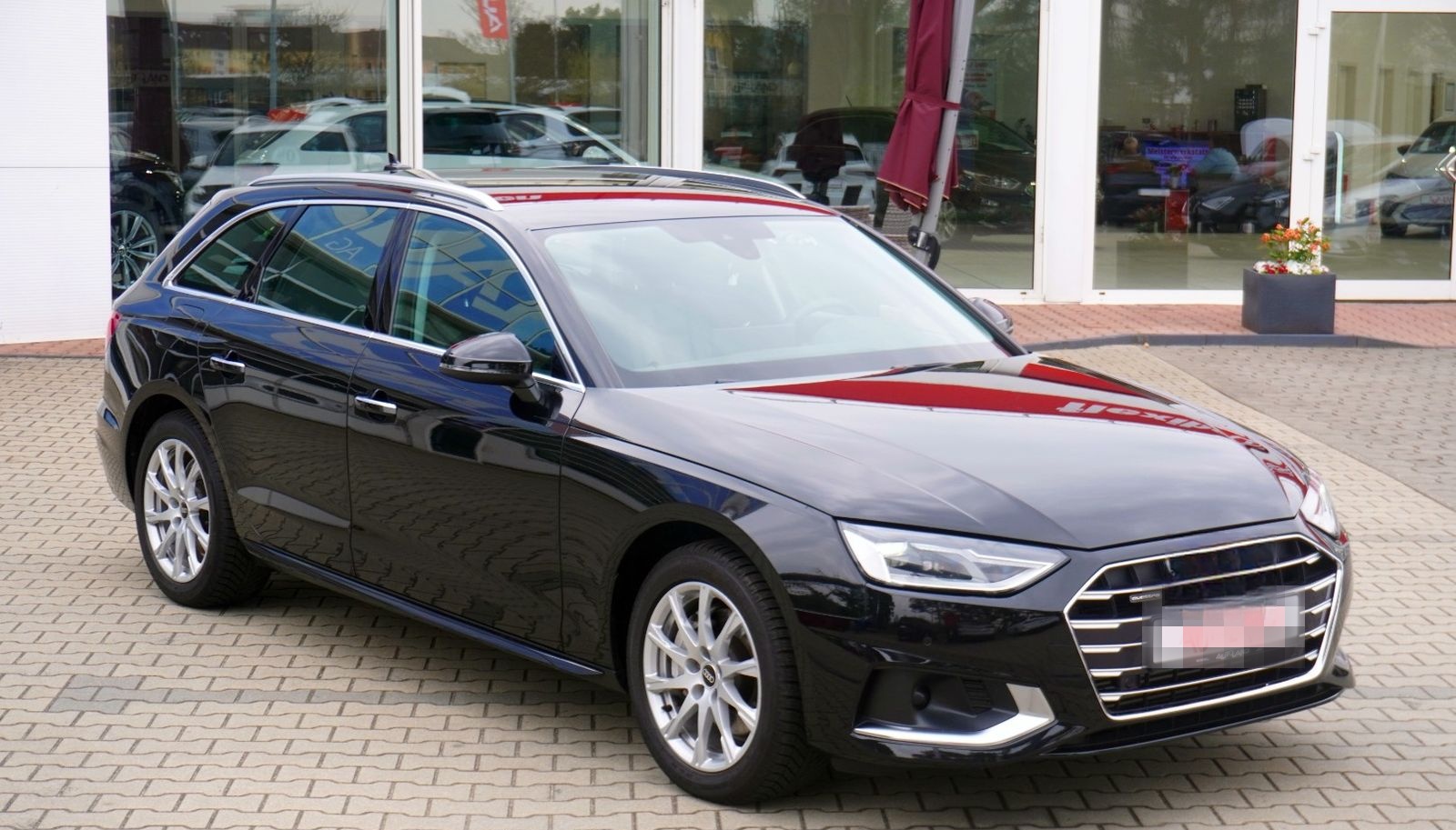 Audi A4 Avant 40 TFSI qu. advanced LED ACC Navi Leder foto 4