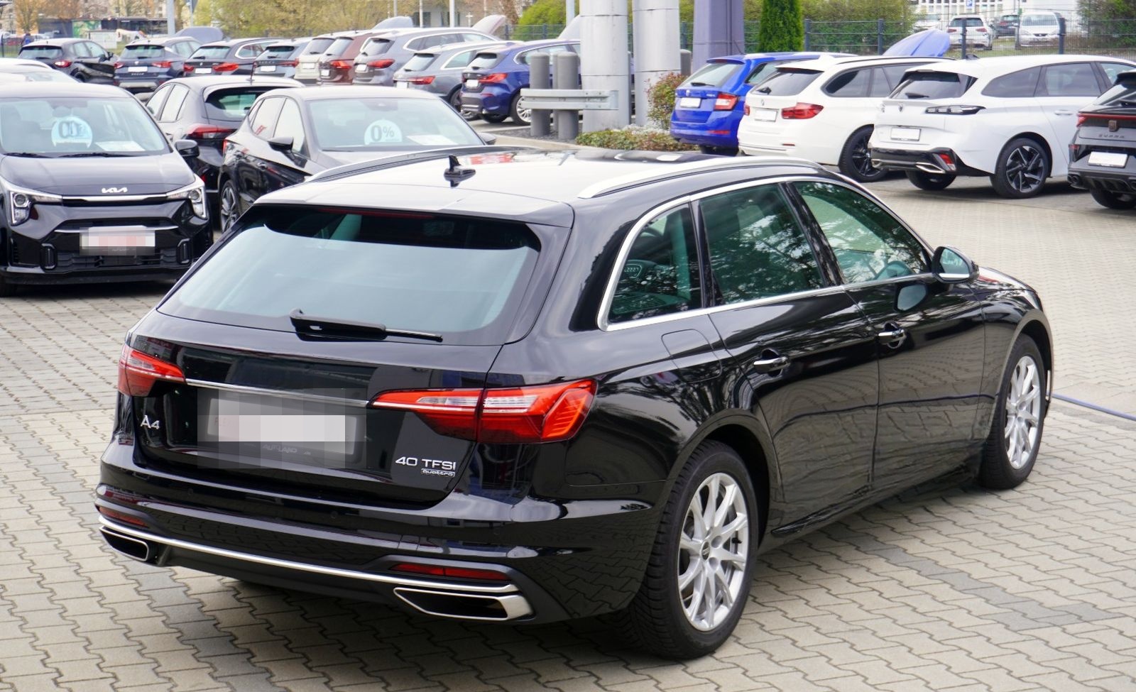 Audi A4 Avant 40 TFSI qu. advanced LED ACC Navi Leder foto 6
