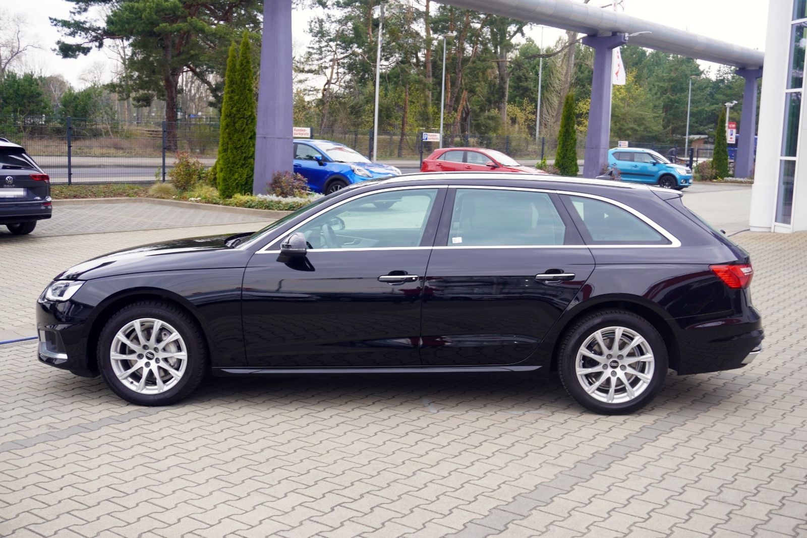 Audi A4 Avant 40 TFSI qu. advanced LED ACC Navi Leder foto 9